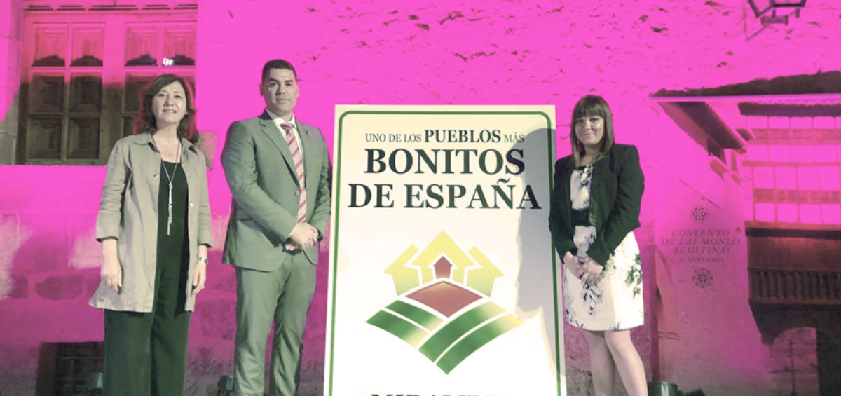 Mirambel destapa el cartel que le acredita como Uno de Los Pueblos más Bonitos de España 2