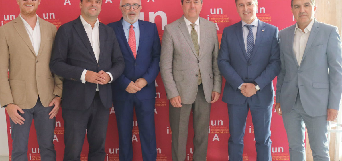 El alcalde en funciones de Sevilla y el rector de la UNIA inauguran la jornada “Autoconsumo Eléctrico, una oportunidad de empleo y ahorro para la familia” 16